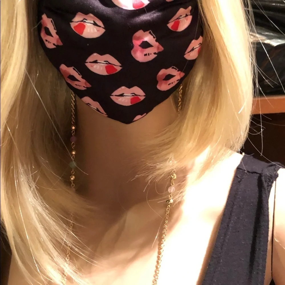 NWT Face Mask Chain holder with Mask